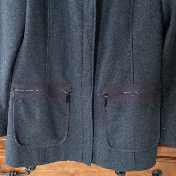 Vince Camuto Wool charcoal gray coat size Medium - Picture 3 of 10